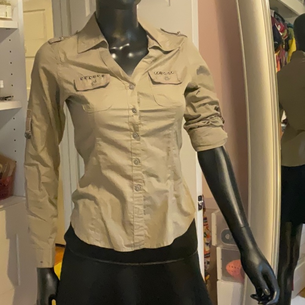 Green long sleeve shirt with optional ruched sleeves size small